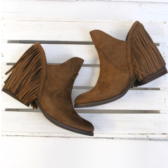 Whiskey Tan Boho Chic Fringe Back Ankle Booties - Picture 3 of 6